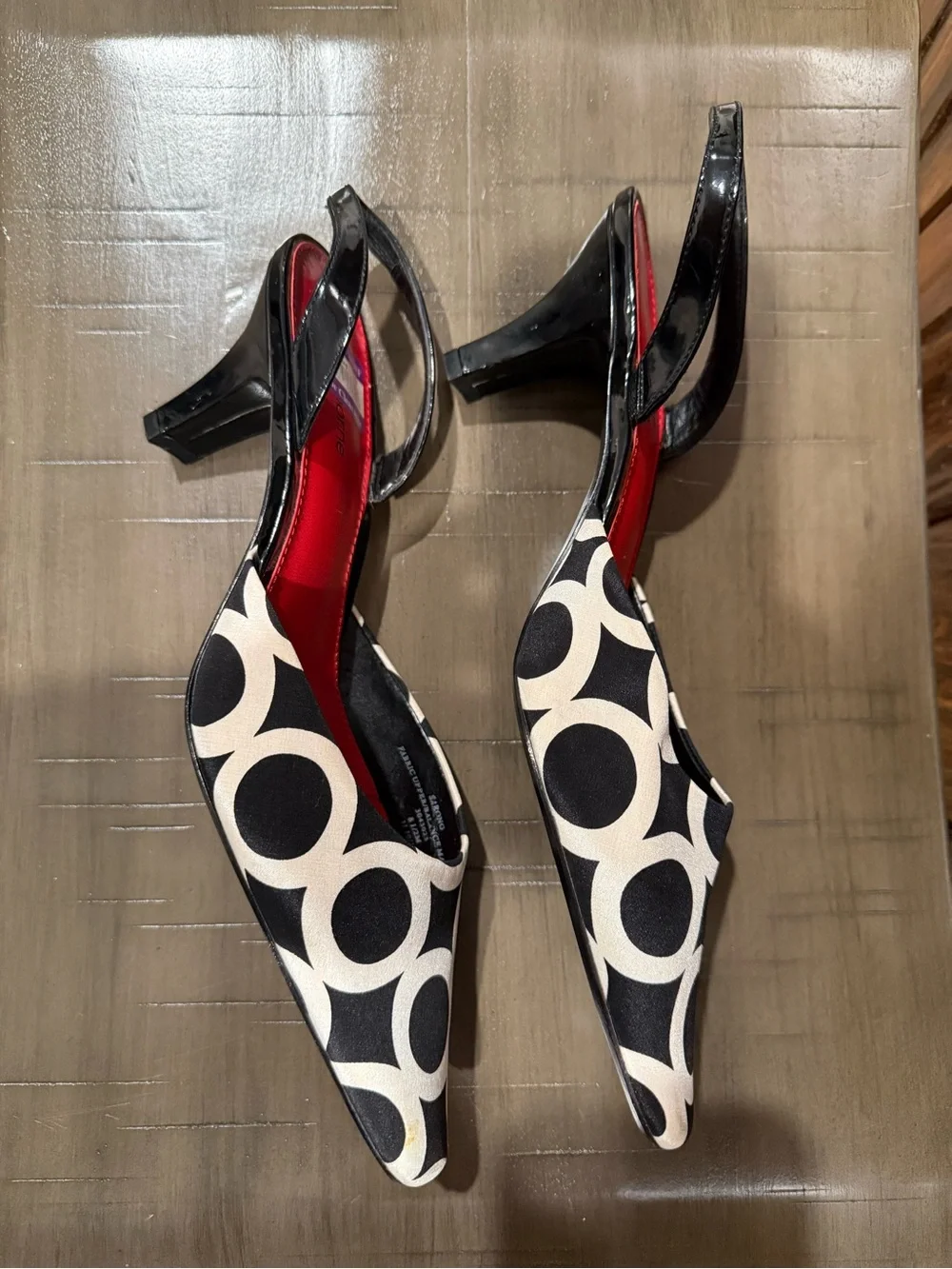 Liz Claiborne graphic black
